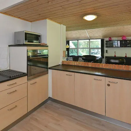 Hébergement de vacances Three-bedroom Holiday In Norre Nebel 4 *